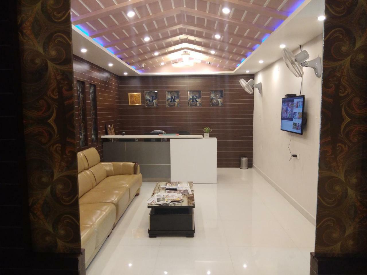 Jnr Grand Hotel Madanapalle Екстериор снимка
